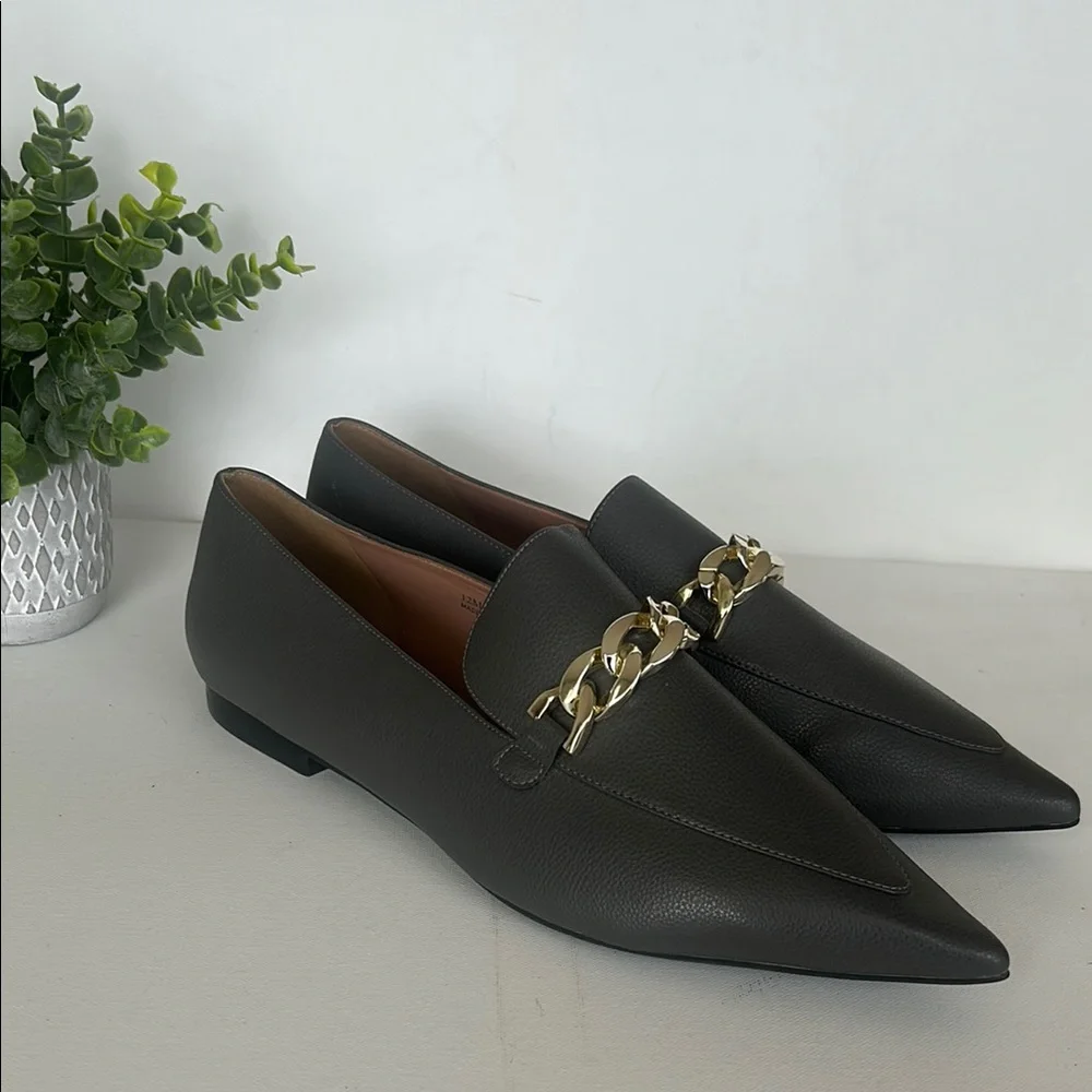 Women's Linea Paolo Mabel-L
Pointed Toe Loafer w/Goldtone Links Stone - Picture 5 of 16